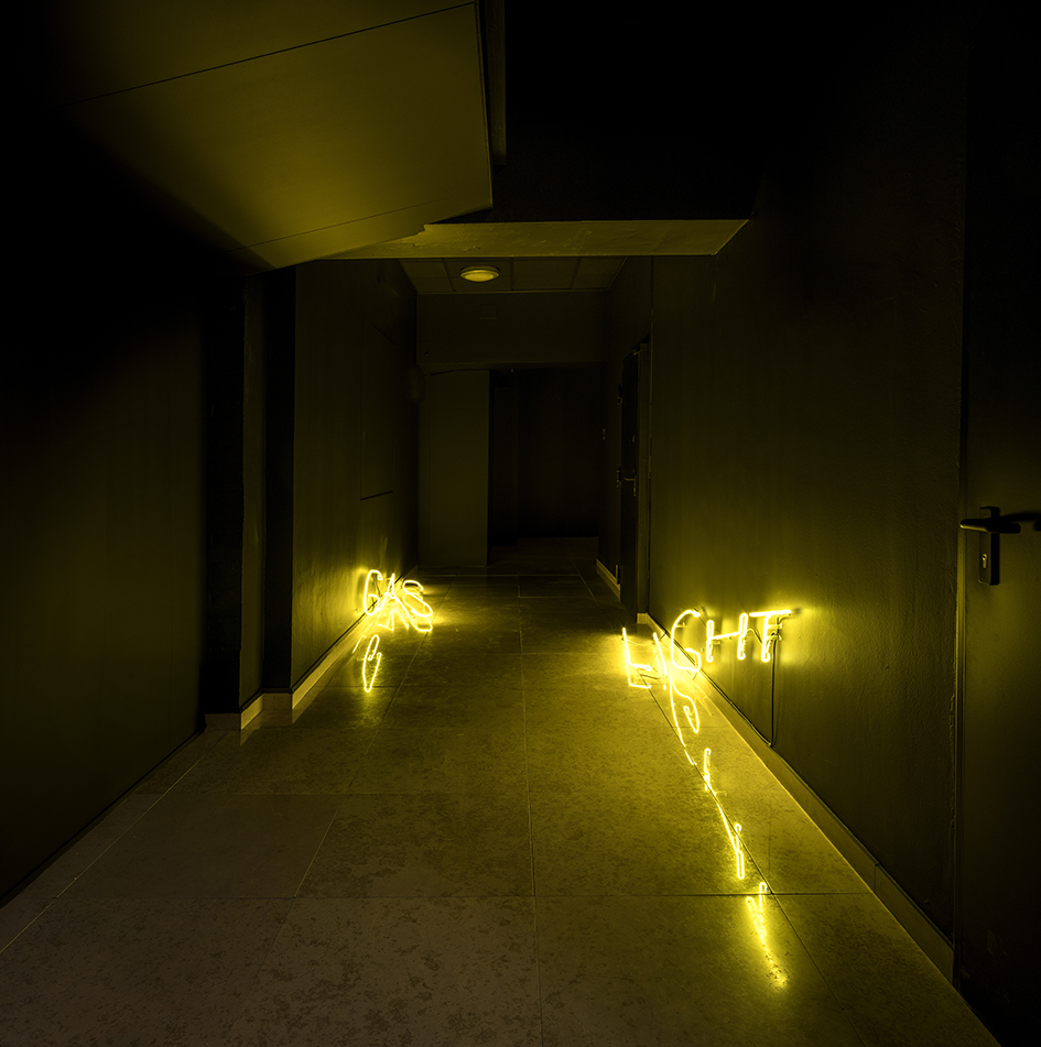 01_gas-light
