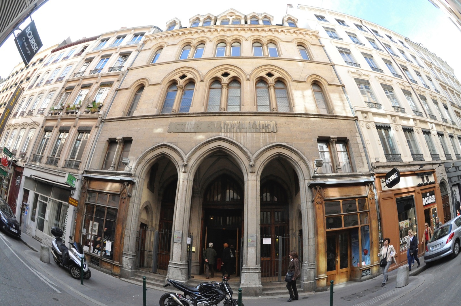 ob_bd5e3c_le-temple-de-la-lanterne-la-facade-1