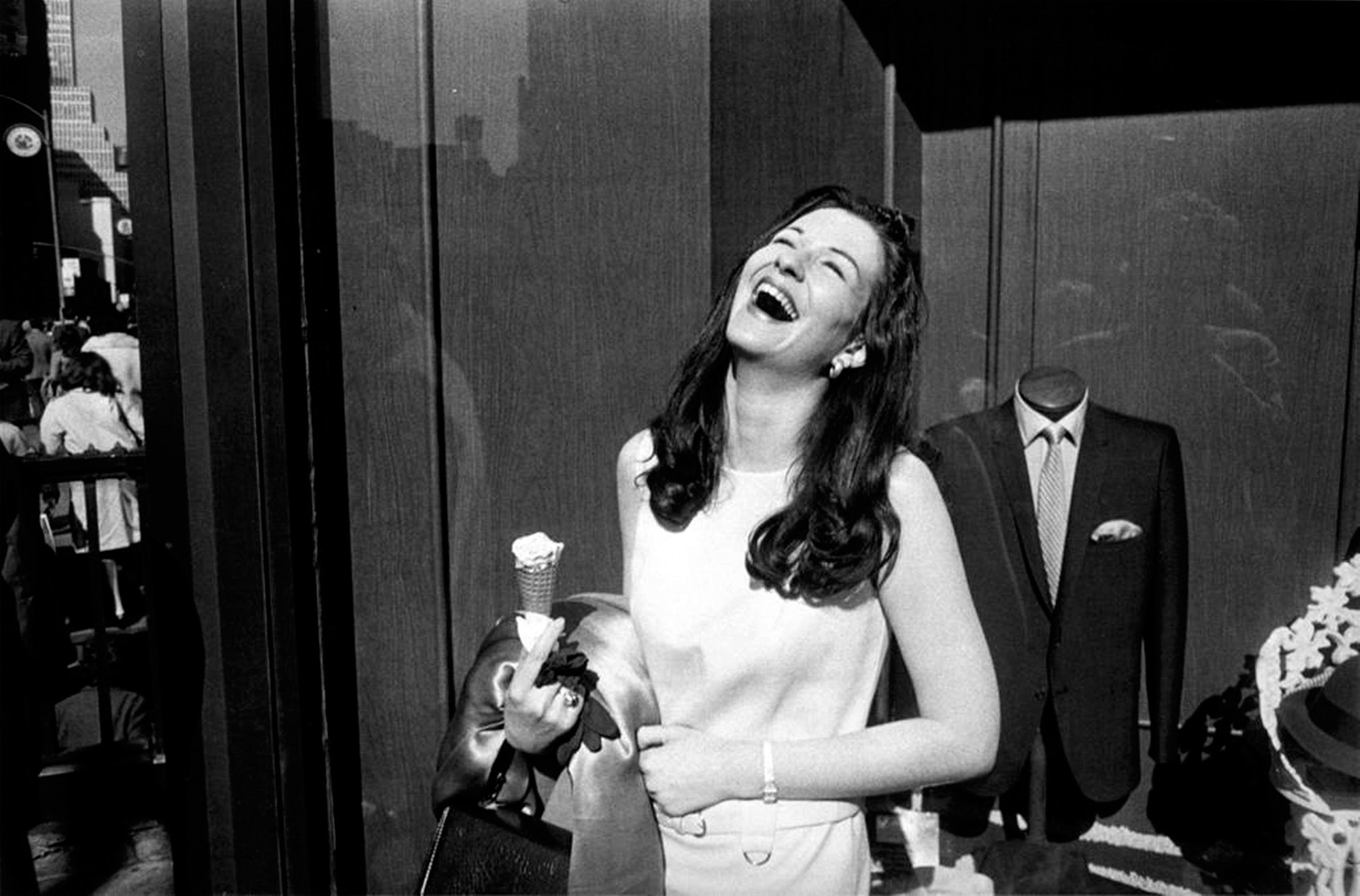 Winogrand-Garry-Laughing-Woman-w-Ice-Cream-Cone-1985_666_10